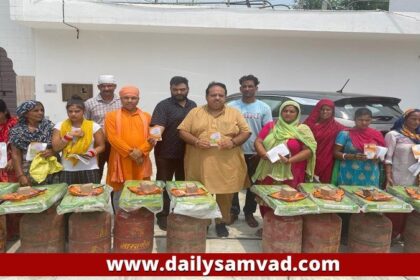 Jalandhar News: भाजपा नेता और पूर्व सीपीएस अविनाश चंद्र ने पीएम उज्जवला योजना के तहत 200 परिवारों को मुहैया करवाया गैस सिलेंडर और चूल्हा