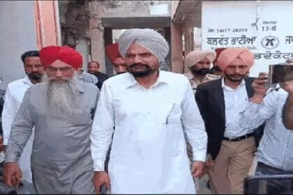 Sidhu Moosewala Brother: सिद्दू मूसेवाला के पिता बलकौर सिंह ने सरकार को बच्चे के सौंपे डॉक्यूमेंट