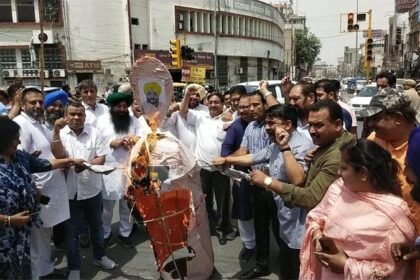 भाजपा ने फूंका CM मान का पुतला, राकेश राठौर बोले- AAP ने पंजाब को गुंडागर्दी और अराजकता में धकेला