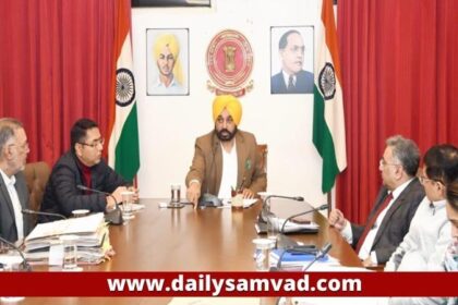 Aam Aadmi Clinics: मुख्यमंत्री भगवंत मान ने अफसरों के साथ की बैठक, कहा- 27 जनवरी तक 500 आम आदमी क्लीनिक खुलेंगे