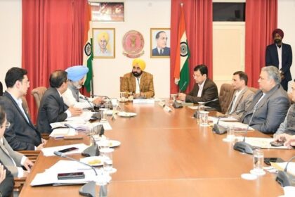 Punjab News: मुख्यमंत्री भगवंत मान ने अफसरों को दिए सख्त आदेश, कहा- सभी स्कीमों का लाभ हरेक योग्य लाभार्थी तक पहुंचे