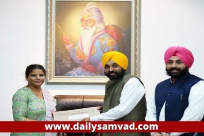 Punjab News: मुख्यमंत्री भगवंत मान ने ETT 6635 वाले अध्यापकों को सौंपे स्टेशन अलाटमैंट पत्र