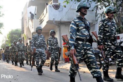 कोरोना मरीजों की बढ़ रही संख्या से परेशान सरकार ने इस इलाके में पुलिस को हटाकर CRPF तैनात किया