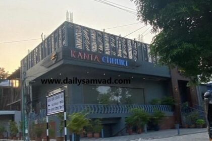 Jalandhar News: जालंधर- आदर्श नगर में कांटा छुरी रेस्टोरेंट के पीछे रिहाईशी इलाके में अवैध रूप से बन रही दो मंजिला कामर्शियल इमारत की कमिश्नर से शिकायत