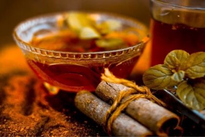 Cinnamon Water Benefits: वजन घटाने में सहायक दालचीनी का पानी, पढ़ें इसके अनगिनत फायदे