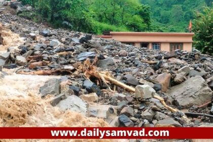 Cloud burst In Uttarakhand: उत्तराखंड में कई जगहों पर बादल फटने से मचा हाहाकार, अब तक 4 की मौत, कई लापता