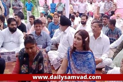 Jalandhar News: कांग्रेस के धरना प्रदर्शन से 'गायब' हुए पार्षद, नेता बोले- अब तक मलाई चाटी, संघर्ष के समय भाग खड़े हुए