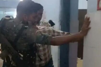 Crime News: MBBS छात्रा ने इस अस्पताल के डॉक्टर पर लगाया यौन शोषण का आरोप, पुलिस पहुंची तो जमकर हंगामा