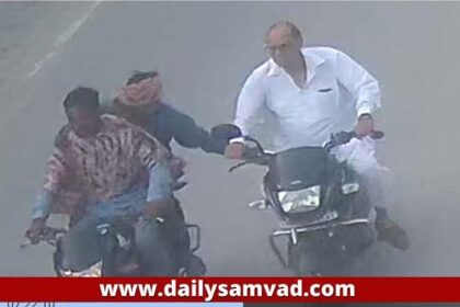 Punjab News: पंजाब में कुर्ता फाड़ गिरोह का आतंक, आढ़ती को दिनदहाड़े लूटा, CCTV फुटेज VIRAL