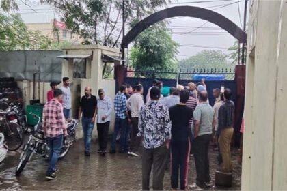 Jalandhar News: जालंधर में AAP नेता गिरफ्तार, समर्थकों ने घेरा पुलिस थाना, जमकर हंगामा, तीन थानों की पुलिस और CRPF तैनात
