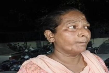 Jalandhar News: जालंधर में नशे को लेकर जमकर मारपीट, एक लड़के की हालत नाजुक, महिला पहुंची पुलिस चौकी, मुंशी बोला- हमारे पास स्टाफ नहीं, सुबह आना, देखें LIVE