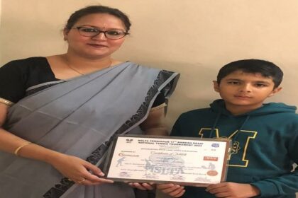 DIPS: लॉन टैनिस में डिप्स के मयंक ने जिले भर में हासिल किया पहला रैंक