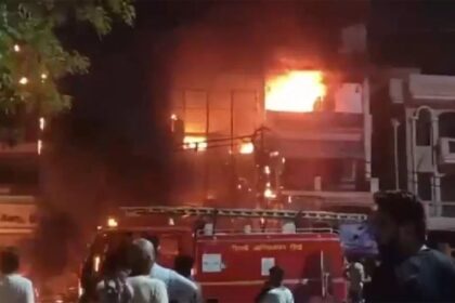 Delhi News: भीषण आग लगने से 6 नवजात बच्चों की मौत, सैंटर संचालक फरार