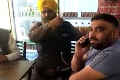 Jalandhar News: जालंधर में Dhan Dhan Guru Ramdas Sweet के मालिक को हाथ जोड़कर मांगनी पड़ी माफी, दुकान का नाम भी बदलने को तैयार, जाने वजह