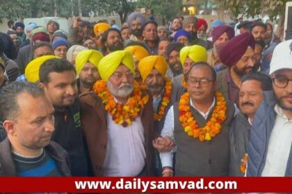 Jalandhar News: जालंधर में वार्ड-16 के दीनानाथ प्रधान ने 300 से ज्यादा समर्थकों के साथ ज्वाइन किया AAP