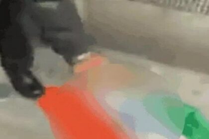 England News: भारत के मोस्ट वांटेड आतंकी ने इंग्लैंड में तिरंगे के ऊपर गौमूत्र डालकर किया अपमान