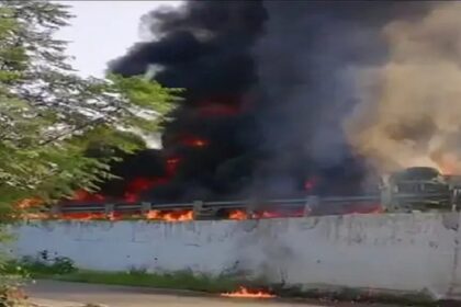 Jalandhar News: लुधियाना जा रहे हैं तो पढ़ ले ये बड़ी खबर, पूरा नैशनल हाईवे है जाम, आयल टैंकर और कार में भीषण टक्कर के बाद लगी आग, कई गाड़ियां आग की चपेट में