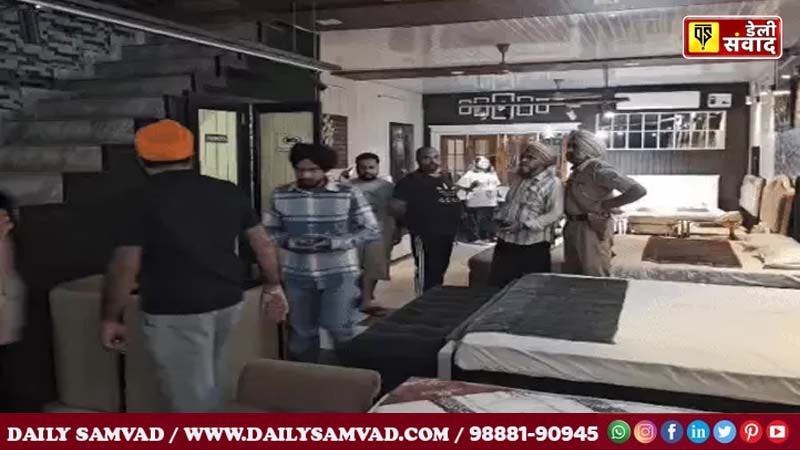 Firing at furniture showroom in Amritsar