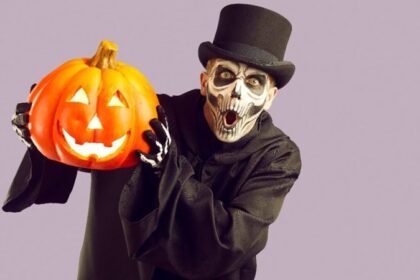 Halloween 2023: इस बार हैलोवीन पार्टी के लिए ट्राई करें परफेक्ट स्केयरी लुक्स