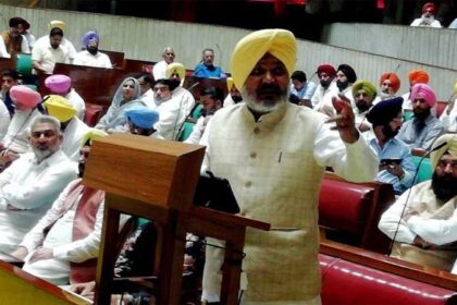 पंजाब बजट: AAP सरकार ने खोला खजाना, 300 यूनिट बिजली फ्री, 36 हजार मुलाजिम होंगे पक्के, पढ़ें इंडस्ट्री और स्वास्थ्य का बजट, देखें LIVE