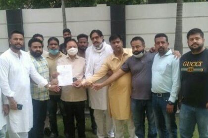 सांसद संतोख चौधरी के घर के बाहर टकसाली कांग्रेसियों का धरना जारी, धीरज घई की अगुवाई में सौंपा ज्ञापन