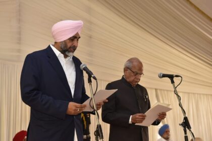 पंजाब के राज्यपाल ने 15 कैबिनेट मंत्रियों को पद एवं गोपनीयता की शपथ दिलाई, देखें मंत्रियों की सूची