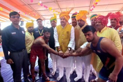 नंदिनी में नेशनल कुश्ती चैंपियनशिप का शानदार आगाज, वरिष्ठ मंत्री महेंद्र सिंह ने किया शुभारंभ, कहा- योगी सरकार गांव - गांव बनवा रही खेल मैदान