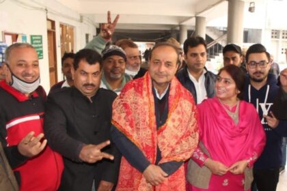 जालंधर सेंट्रल हलका: कांग्रेस प्रत्याशी विधायक राजिंदर बेरी ने भरा नामांकन, कहा 5 साल में कराए विकास ही मेरी जीत की गारंटी