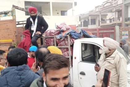 जालंधर में 'साड्डा चन्नी' के नाम पर कहीं कांग्रेस को बदनाम करने की साजिश तो नहीं, ट्रकों से कई बंडल ट्रैक सूट चोरी, हंगामा करने वाले नेताओं पर दर्ज हो सकती है FIR