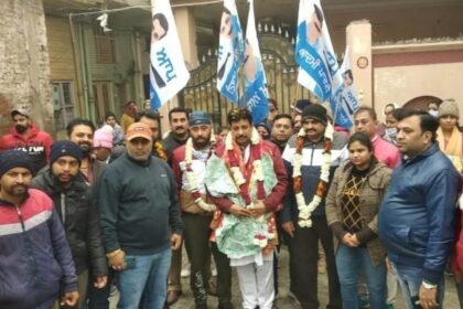 जालंधर सेंट्रल हलके से AAP के रमन अरोड़ा ने घर घर जाकर मांगे वोट, कांग्रेस में हताशा और भगदड़
