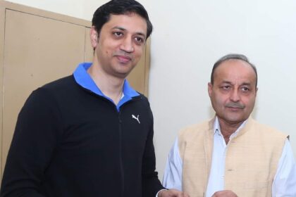 विधायक बेरी ने हंसराज बैडमिंटन स्टेडियम में स्पोटर्स रेस्टोरेंट बनाने के लिए दिए 10 लाख रुपए