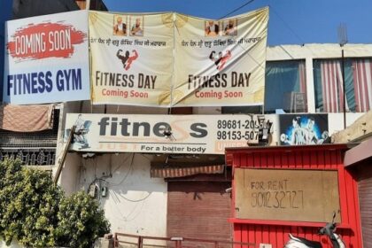 फुटबाल चौक के पास दो मंजिला अवैध कामर्शियल निर्माण, बिल्डिंग ब्रांच को खुली चुनौती, लिखा Coming Soon Fitness Gym
