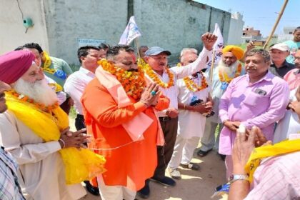 Jalandhar By Poll: जालंधर वेस्ट हल्के के वार्ड नंबर 41 की चर्च कॉलोनी से 60 परिवारों ने थामा आप का दामन