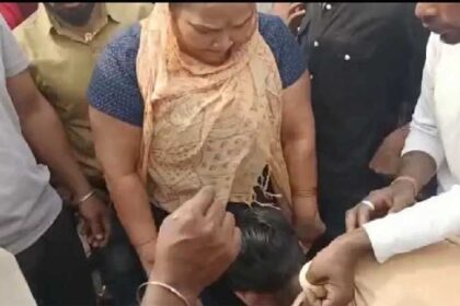 Crime News Jalandhar: जालंधर में ढोंगी बाबाओं की जमकर पिटाई, महिला को सम्मोहित कर लूटने की कोशिश