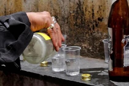 Jalandhar News: जालंधर के बस्तियात इलाके में M नाम के ठेकेदार की कच्ची पर्ची पर चल रहे हैं अवैध अहाते, पिलाई जाती है शराब, सरकार को रोज 10 से 15 हजार का चूना