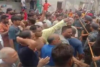 Jalandhar News: जालंधर में पुलिस ने बसपा वर्करों पर किया लाठीचार्ज, हिरासत में लिए गए बलविंदर कुमार, जाने मामला