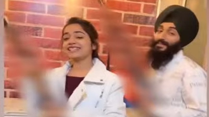 Kullad Pizza Couple: जालंधर में कुल्हड़ पिज्जा कपल फिर विवादों में फंसा, देखें VIDEO