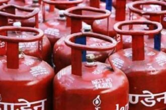 LPG Price: नवरात्री के बीच राहत भरी खबर, सस्ता हुआ एलपीजी गैस