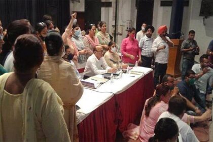 डेली संवाद की खबर का असर: जालंधर निगम सदन में गूंजा विज्ञापन घोटाला, भाजपा के साथ कांग्रेसी कौंसलरों ने कहा - मेयर जगदीश राजा माफी मांगे और अपने पद से इस्तीफा दें, हाउस में जमकर हंगामा