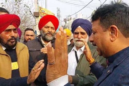 Jalandhar News: जालंधर में नए पुल को खुलवाने को लेकर धरने पर बैठे लोग, MLA से बहस