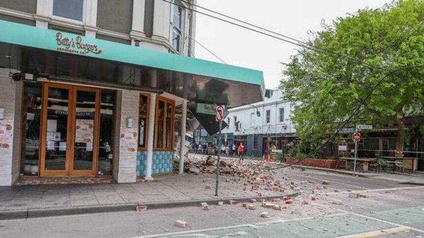 ऑस्ट्रेलिया के मेलबर्न में शक्तिशाली भूकंप, इमारतों से गिरे ईंट-पत्थर, दहशत में घर से बाहर भागे लोग