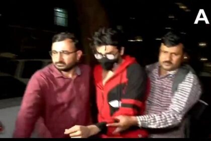 क्रूज में चल रही रेव पार्टी में ड्रग्स और नंगा नाच, NCB ने मारा छापा, शाहरुख खान के बेटे समेत कई हस्तियां गिरफ्तार, देखें LIVE