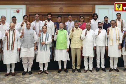 Narendra Modi: आज ही सरकार बनाने का दावा पेश करेंगे नरेंद्र मोदी, NDA की बैठक में बड़ा फैसला, लोकसभा भंग