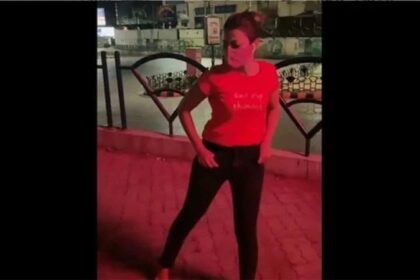 नाइट कर्फ्यू में युवती ने रोड पर किया डांस, VIDEO वायरल होने पर पुलिस ने ठोका जुर्माना