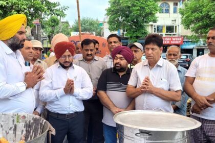 Nirjala Ekadashi: निर्जला एकादशी पर न्यू जवाहर नगर मार्केट में लंगर का आयोजन