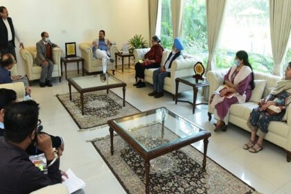 डिप्टी सीएम ओपी सोनी ने स्वास्थ्य विभाग के कर्मचारियों की मांगों के निपटारे के लिए की अहम मीटिंग