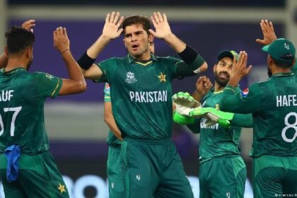 Pak vs NZ Semi Final T20: पाकिस्तान ने न्यूजीलैंड को 7 विकेट से हराया,13 साल बाद पहुंचा T20 विश्व कप फाइनल में 