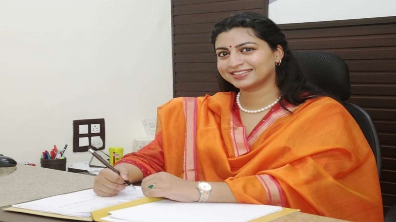 ‘विश्व कैंसर दिवस’ पर डा. पलक बौरी द्वारा जागरूकता अभियान, छात्रों से बातचीत