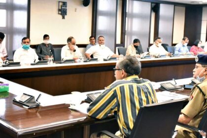 लैंड बैंक की कार्ययोजना बनाकर प्रदेश में उद्योग स्थापित किये जाएं : योगी आदित्यनाथ