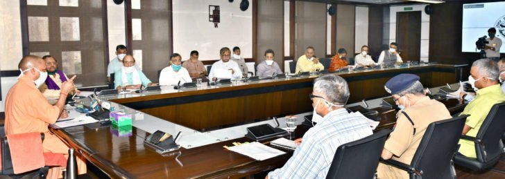 प्रदेश में आए कामगारों और श्रमिकों को रोज़गार के लिए उद्योगों से मिलाया जाए: योगी